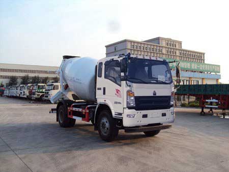 XT5160GJBZZ38G5型混凝土搅拌运输车