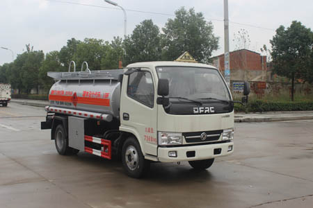 SCS5071GYYEQ型东风多利卡5吨加油车(4.35方-5.15方)