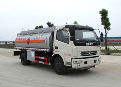 CSC5110GJY5A型东风大多利卡8吨加油车