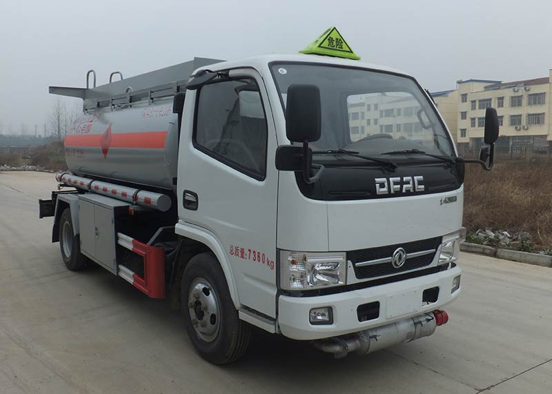 HQG5070GRY5EQ型东风多利卡易燃液体罐式运输车