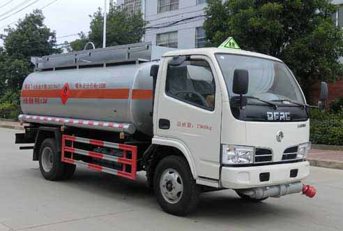 TWY5071GJYE5型东风多利卡3-5吨加油车