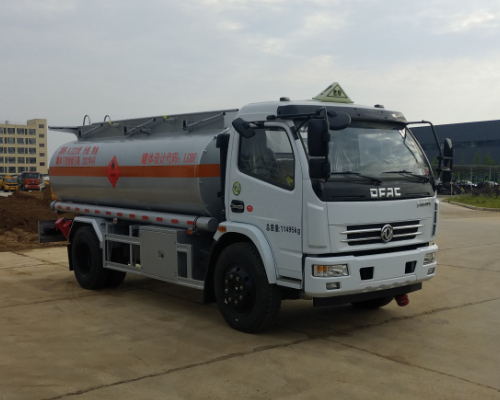HFV5110GJYEQ5型东风大多利卡8吨加油车