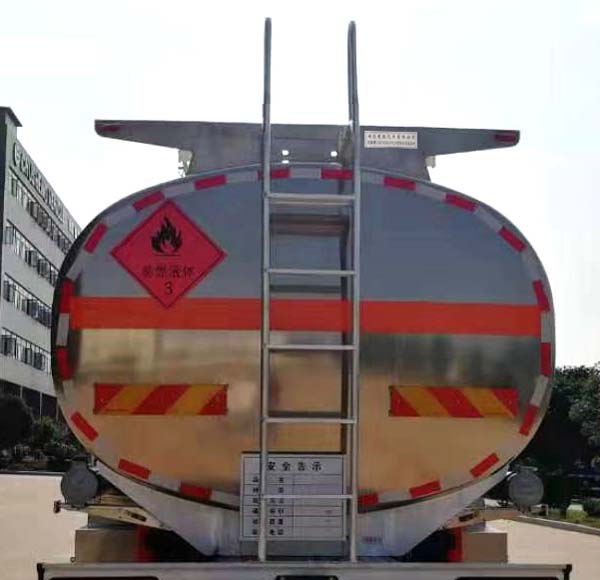 东风天龙铝合金运油车（20吨柴油）图片