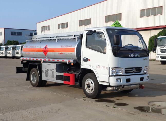 HLL5070GJYE5型东风多利卡3-5吨加油车