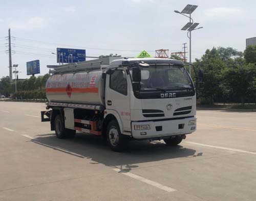 HTW5110GJYEA型东风大多利卡8吨加油车