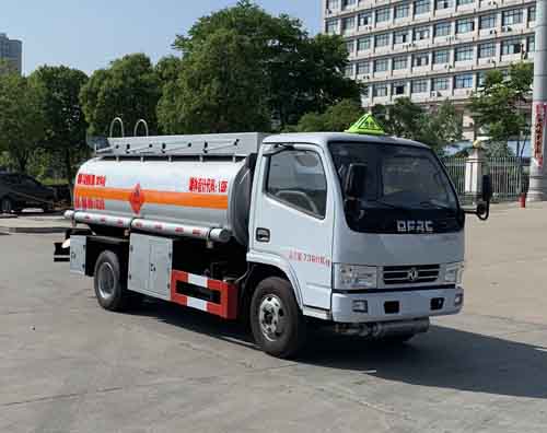 CLQ5071GJY5型东风多利卡3-5吨加油车