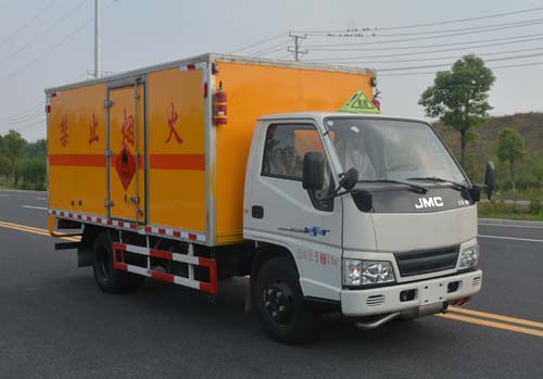 JHW5060XRYJ型江铃黄牌易燃液体厢式运输车