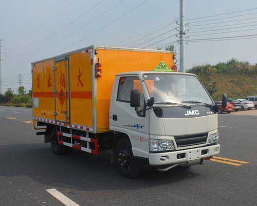 JHW5060XQYJ型江铃黄牌爆破器材运输车