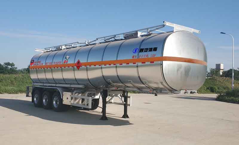 SHN9400GRYP440型铝合金易燃液体罐式运输半挂车