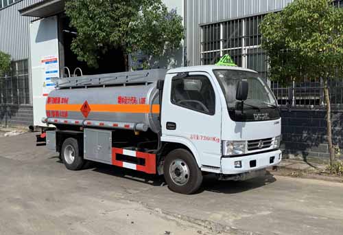 CLQ5070GJY5型东风多利卡3-5吨加油车