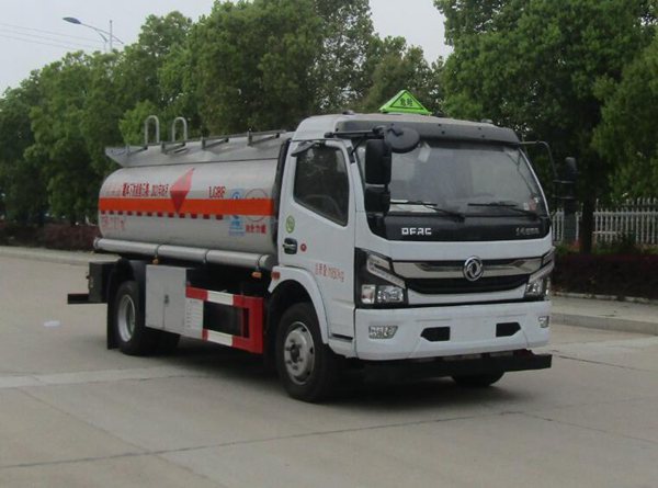 HLW5120GYYE6型东风多利卡国六3800危化运油车