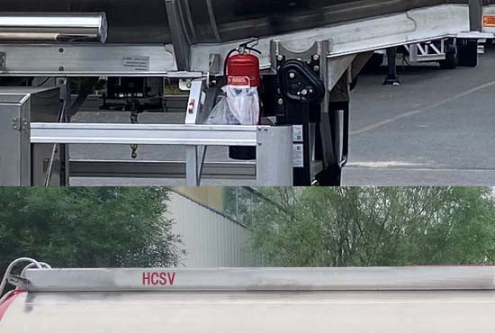 HCH9408GRYJC型铝合金易燃液体罐式运输半挂车图片