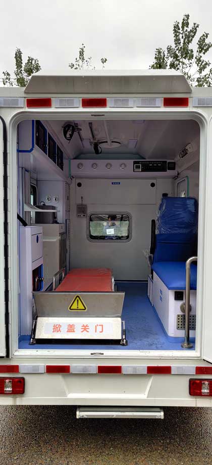 QL5030XJHBZHAJ型救护车图片