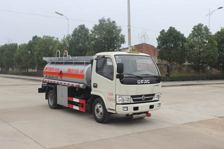 SCS5073GJYEQ型东风多利卡3-5吨加油车