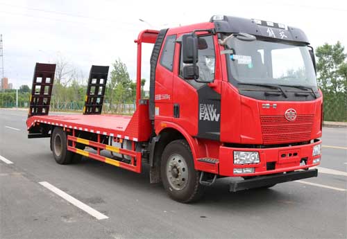 AAA5161TPBCA5型载重15吨解放J6平板运输车