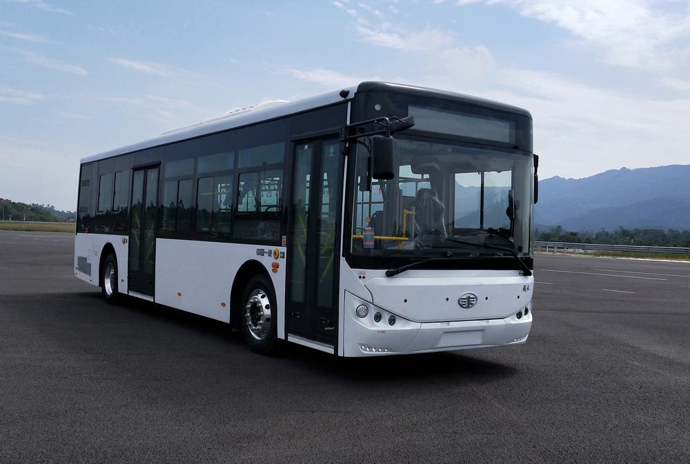 中国一汽CA6100URBEV27型纯电动低入口城市客车