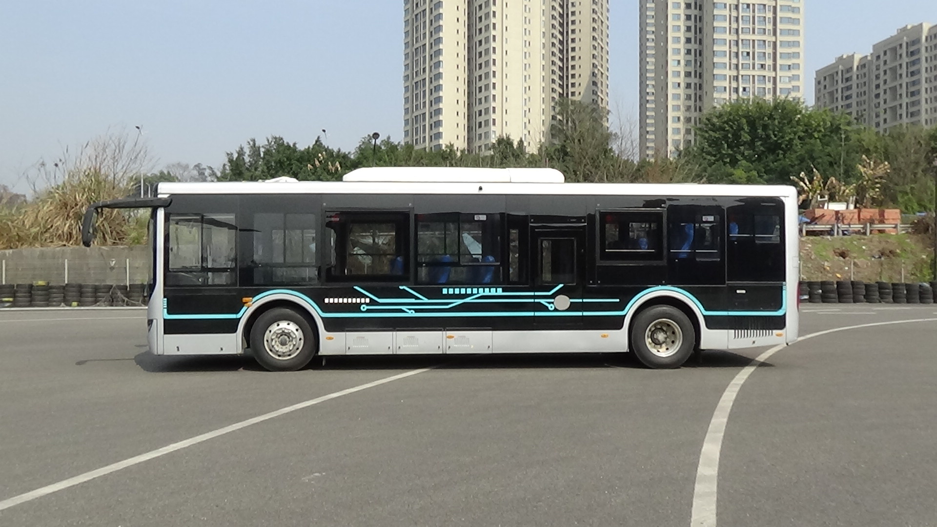 KLQ6106GAEVN5W型纯电动城市客车图片
