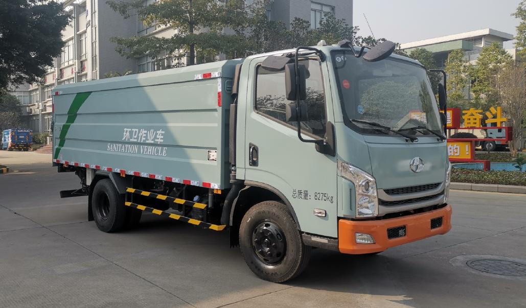 广州市环境卫生机械设备厂GH5082XTY型密闭式桶装垃圾车