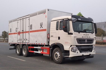 湖北江南专用特种汽车JDF5260XRYZ6型易燃液体厢式运输车