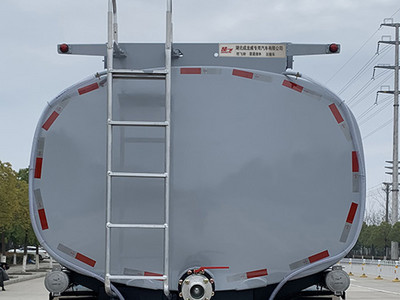 20吨重汽豪沃后八轮普货洗井液 减水剂罐式运输车图片