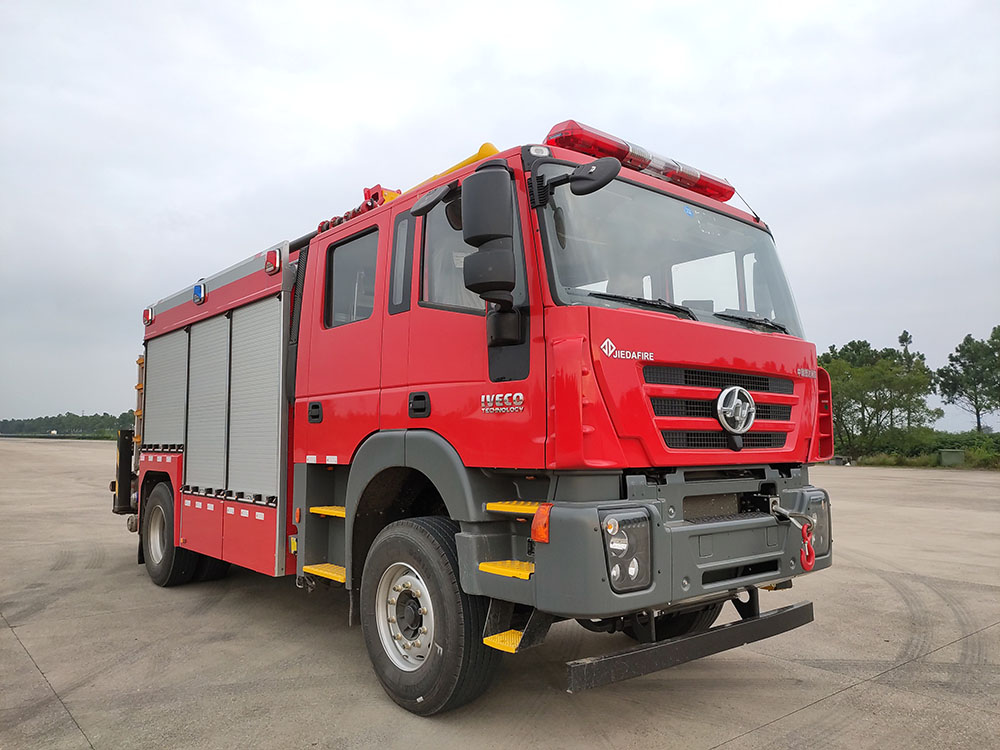 SJD5170TXFJY130/HYA型抢险救援消防车