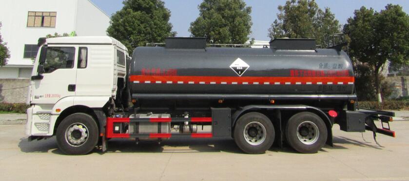 HLW5260GFWS6型腐蚀性物品罐式运输车图片
