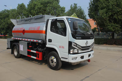 国六4.6方5吨甲醇运输车配置参数SCS5070GRYEQ6易燃液体罐式运输车图片
