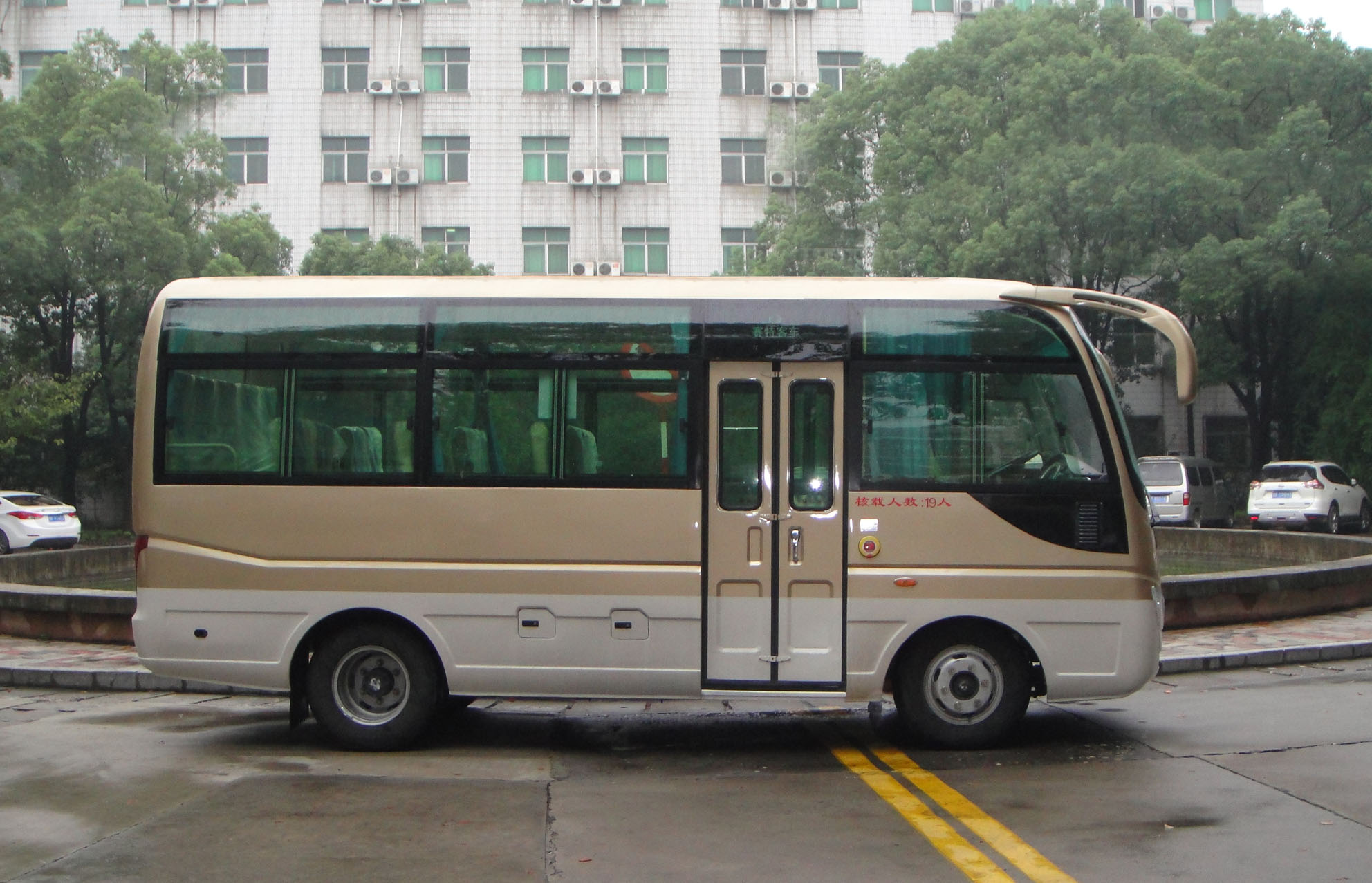 HS6601A6型客车图片
