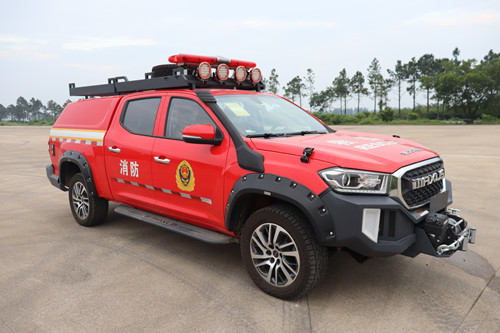  轻量化技术新突破，凌宇推出新一代半挂车便捷的3吨水罐消防车