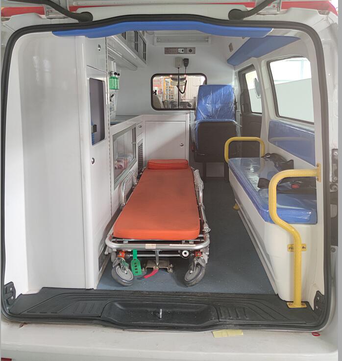 XMQ5030XJHD型救护车图片