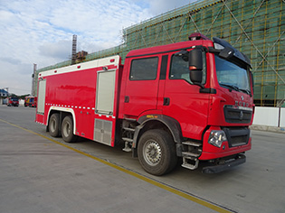 重汽16噸泡沫消防車 CLW5320GXFPM160/HW