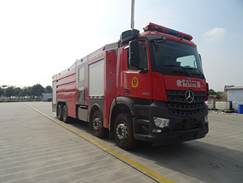 進口18噸泡沫消防車 CLW5370GXFPM180