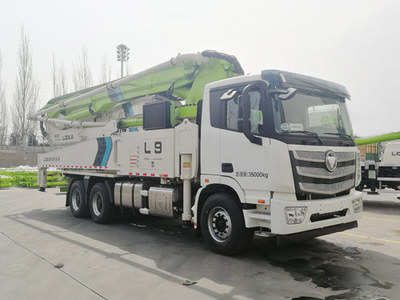 30米水泥泵车图片