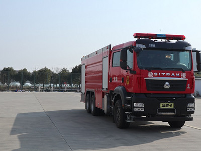 泡沫消防車正規廠家(AQZ5320GXFPM160)，廠家直銷重汽四驅消防供水車