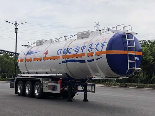 CLY9405GRY38型易燃液体罐式运输半挂车图片