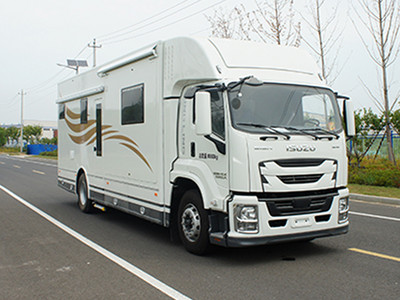 欧洲最新重型卡车改装房车图片