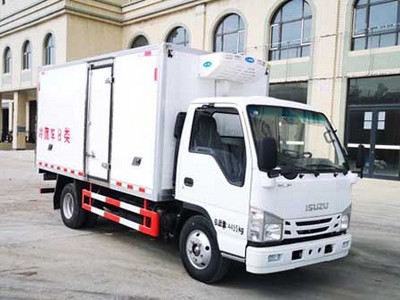 中国重汽豪沃4米2冷藏车图片