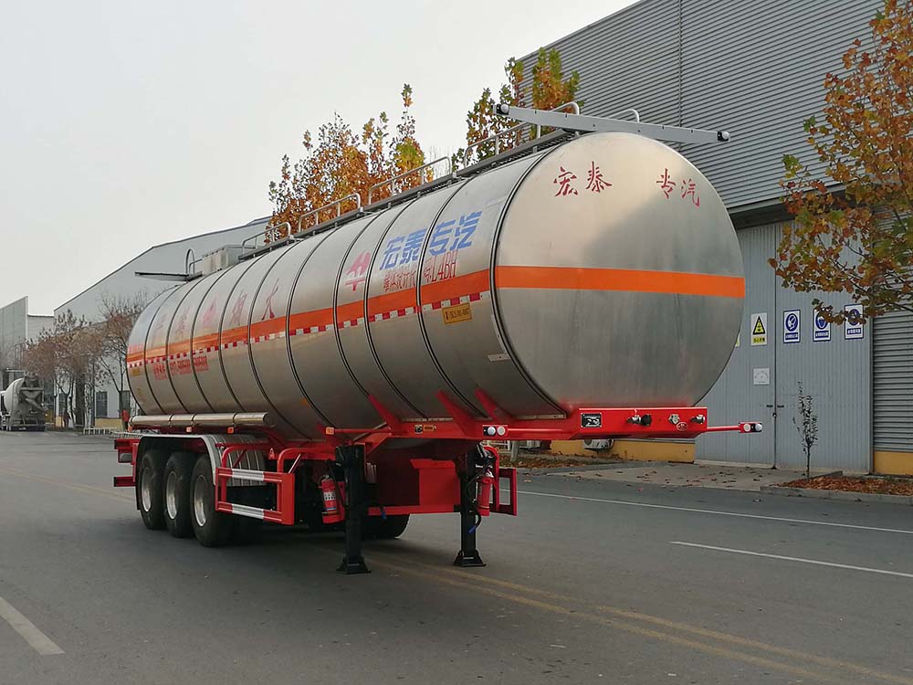 HHT9400GRYG型易燃液体罐式运输半挂车图片