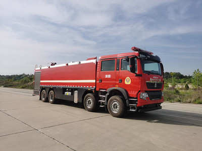 豪沃8吨水罐消防车自重图片