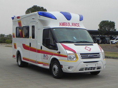 普通型救护车图片