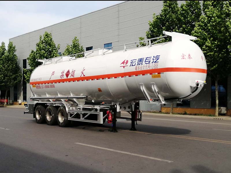 HHT9404GRYG型易燃液体罐式运输半挂车图片