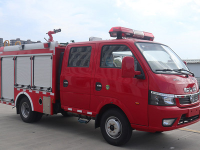水罐消防车随车器材配备标准图片