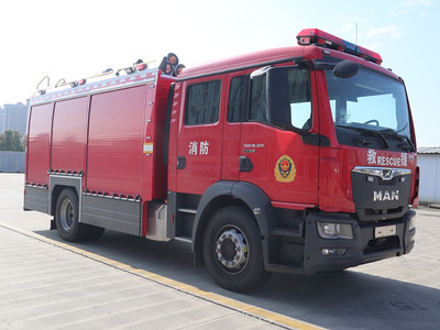 50吨重型水罐消防车图片