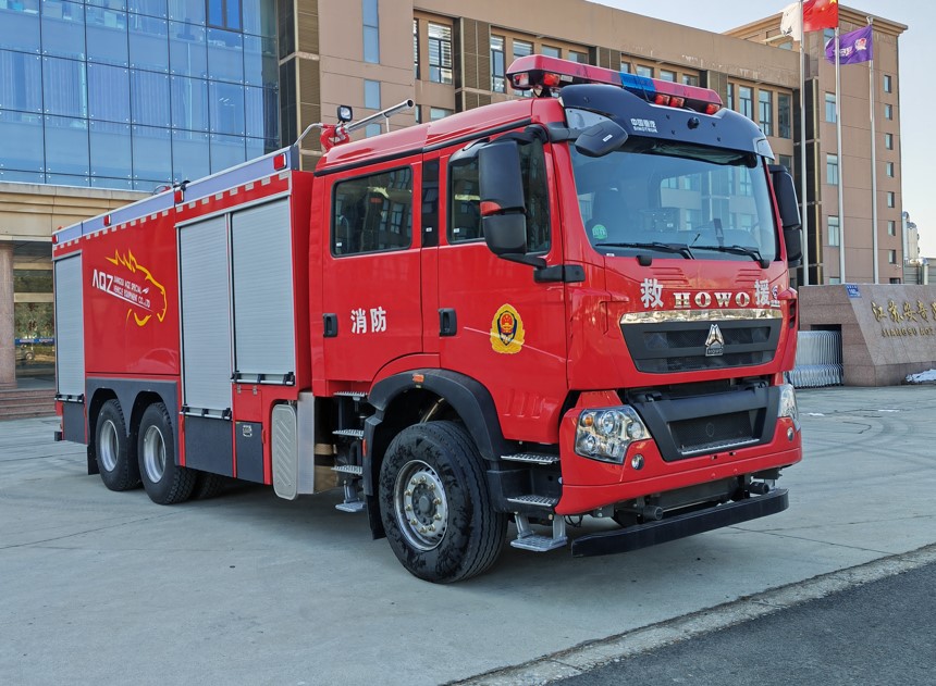  轻量化技术新突破，凌宇推出新一代半挂车救护车全称叫消防