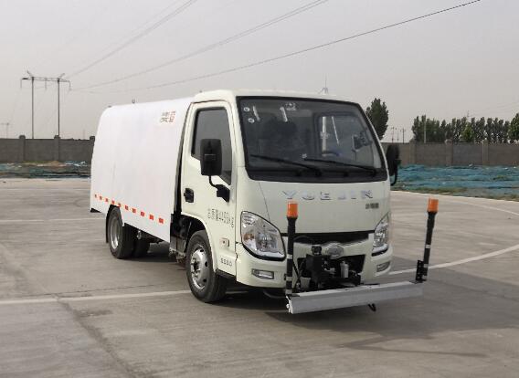 中国中车纯电动路面养护车图片