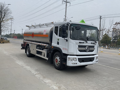 CLQ5181GYY6A铝合金运油车